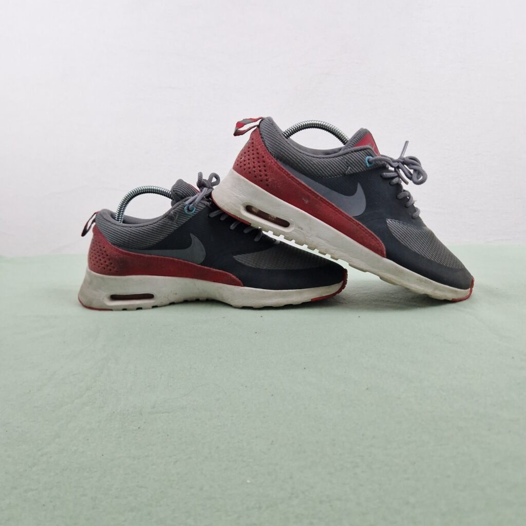 Nike Womens Grey Air Max Thea Sneakers Size 38.5 Synthetic Mesh Cushioned Sole