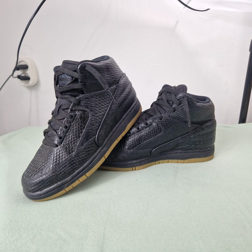 Nike Air Python PRM Mens EU 42 Black Leather Gum Sole High Top Sneakers 705066-0