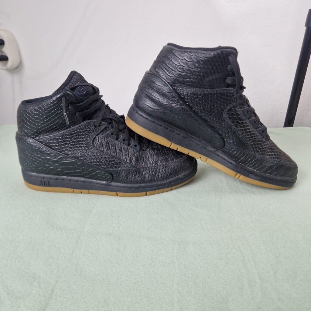 Nike Air Python PRM Mens EU 42 Black Leather Gum Sole High Top Sneakers 705066-0