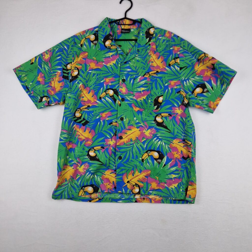 Kevin’s Mens Multicolor Hawaiian Shirt Size M Cotton Tropical Y2K Short Sleeve