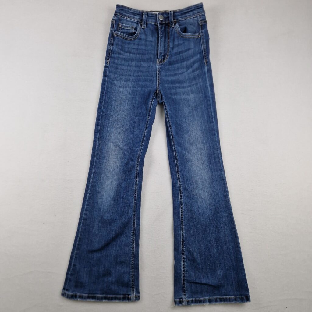 Stradivarius Womens Blue Denim Cropped Flare Stretch Jeans Size 34